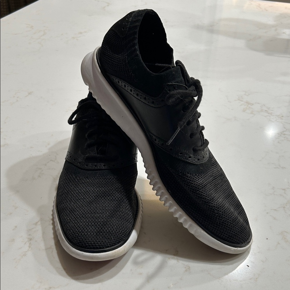 Cole Haan men’s Zerogrand Oxford lace up. Size 9